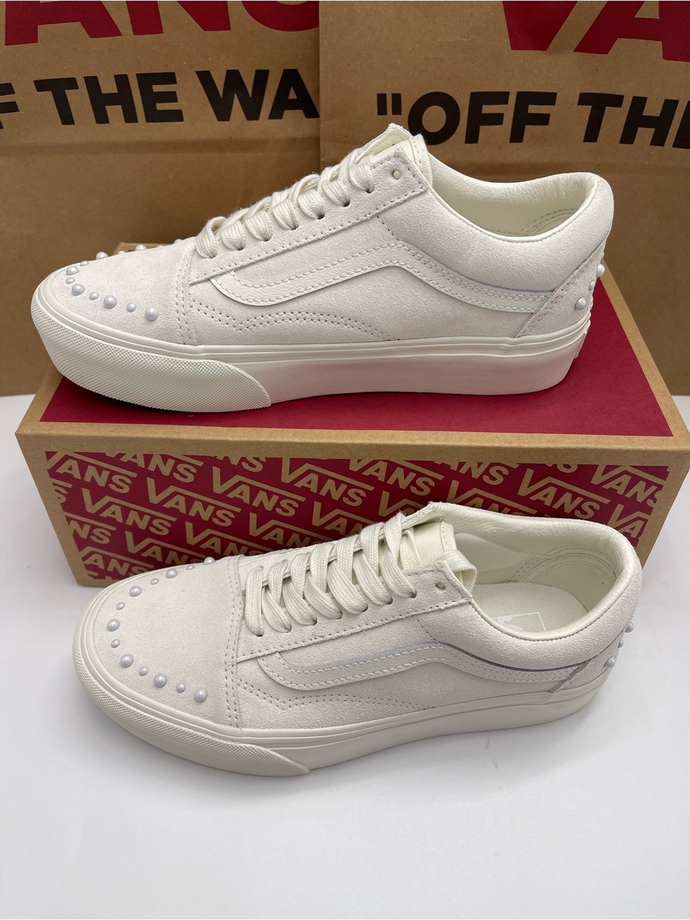 Vans Old Skool Platform
Pearls Marshmallow
VN000E87CCZ Sneakers - Picture 3 of 16